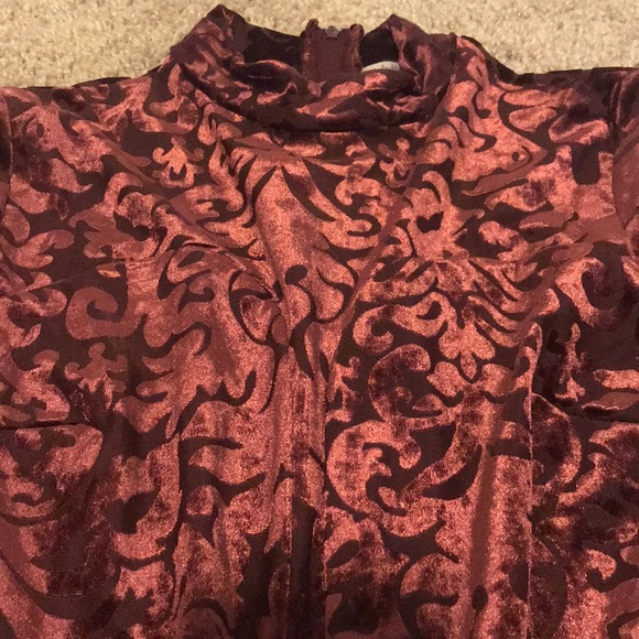 CHARLOTTE RUSSE ROMPER - Picture 3 of 3